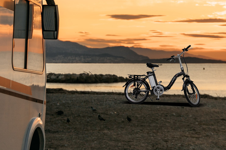 Découvrez nos deux modèles de vélos électriques pliables